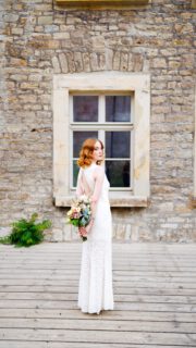 🎥 POV: Dein Hochzeitsvideograf in Action ✨

Habt ihr schon euren Hochzeitsvideografen für diese Saison gebucht? 🎬💍 Ein Hochzeitsfilm ist mehr als nur ein Video – es ist die bewegte Erinnerung an euren Tag, mit all den Emotionen, dem Lachen, den Freudentränen und den kleinen, ungestellten Momenten. ❤️

Euer „Ja-Wort“ ist magisch, aber was wäre mit den Freudentränen eurer Eltern, dem herzhaften Lachen eurer Gäste oder eurem ersten Tanz unter dem Sternenhimmel? 🌙✨ Ich halte nicht nur einen Moment fest, sondern die ganze Geschichte eures Tages! 🎞️

📅 Sichert euch euren Termin – schreibt mir eine Nachricht! 💌

#Hochzeitsvideograf #ErfurtHochzeit #Hochzeitsfilm #WeddingVideographer #elopmentweddingvideographer #Hochzeitsplanung